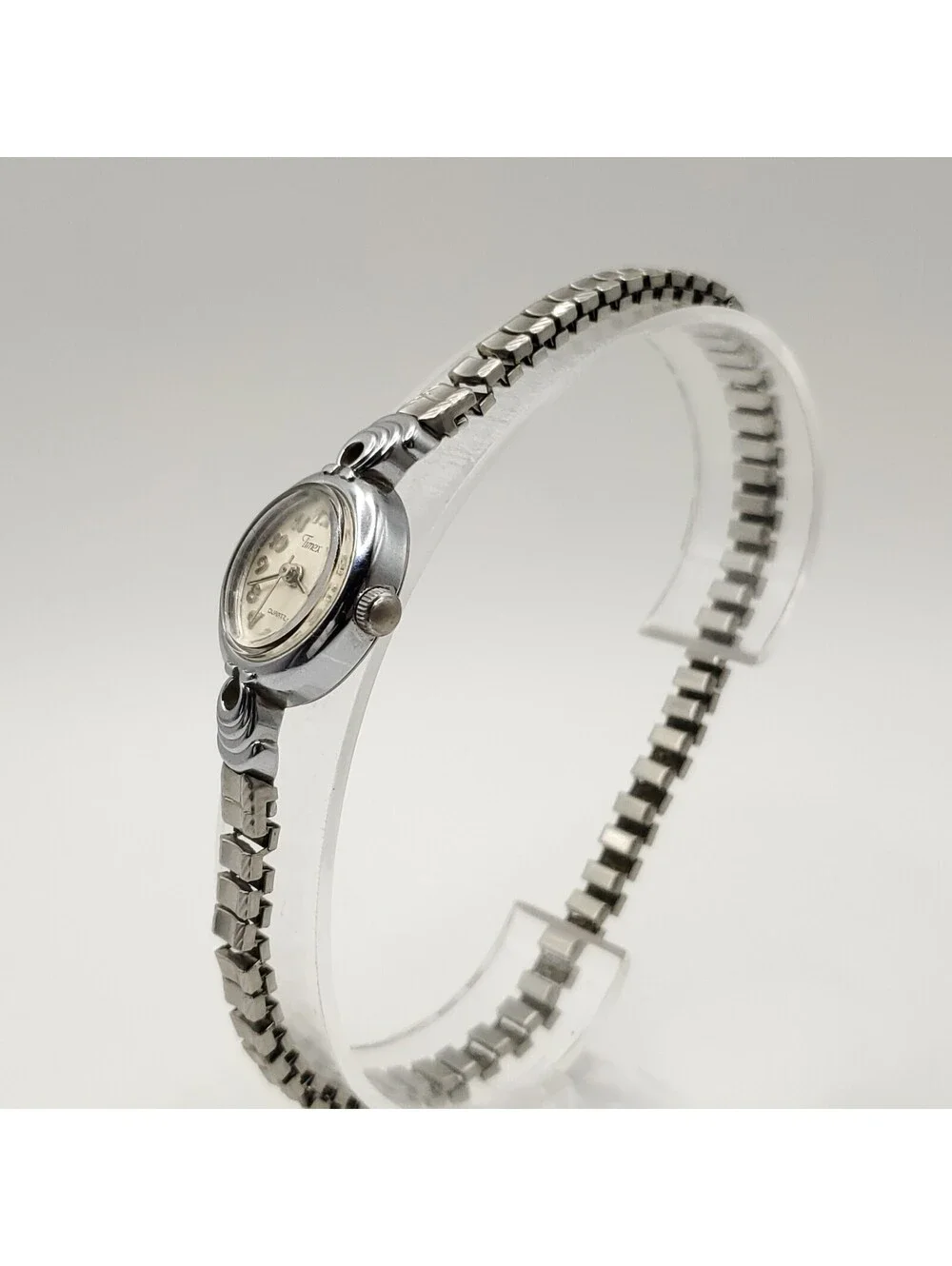 Vintage 1991 Timex Quartz Womens Watch 17mm Silver Tone Stretch Band New Battery